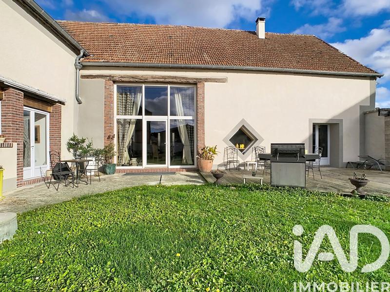 Maison - 325 m² - 7 pièces