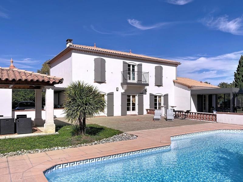 Villa - 200 m² - 7 pièces