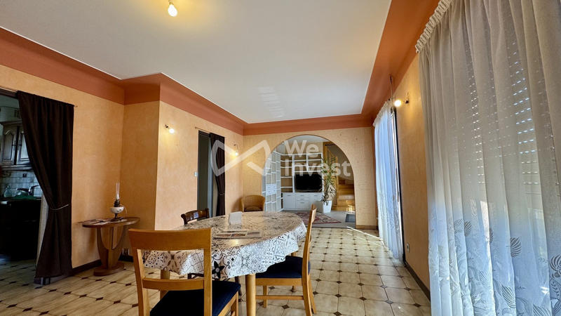 Maison - 121 m² - 8 pièces