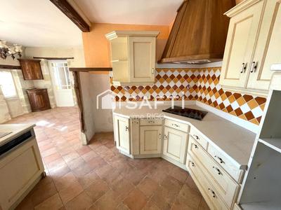 Maison - 284 m² - 8 pièces