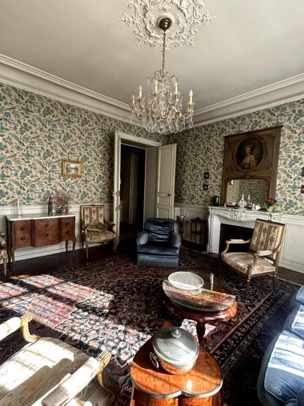 Appartement - 144 m² - 8 pièces