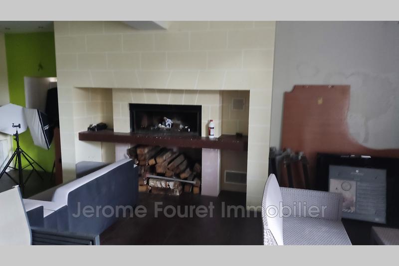 Maison - 256 m² - 7 pièces