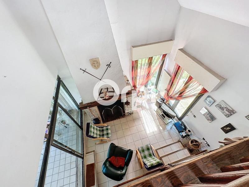 Maison - 220 m² - 6 pièces