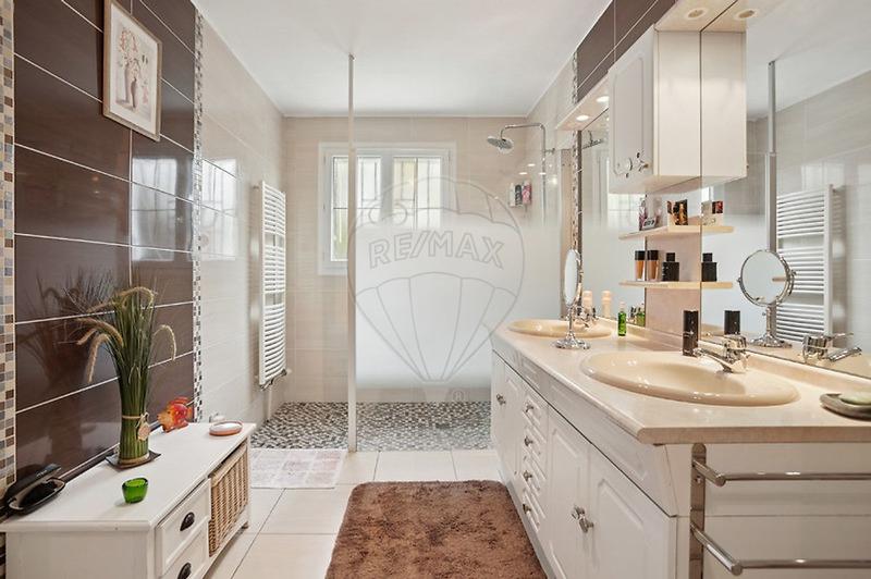 Maison - 135 m² - 6 pièces