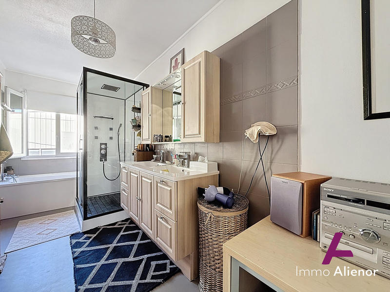 Maison - 105 m² - 4 pièces