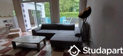 Chambre - 150 m² - 1 pièce