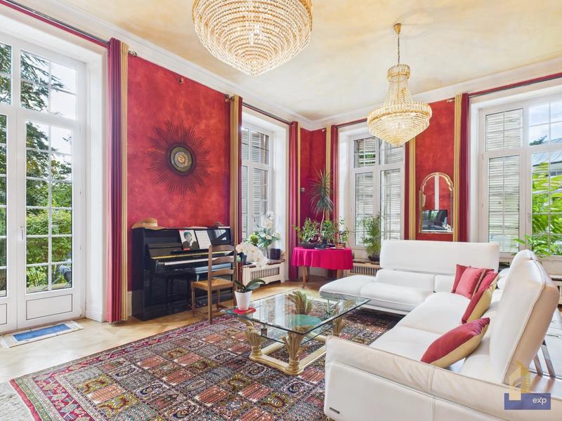 Appartement - 314 m² - 10 pièces