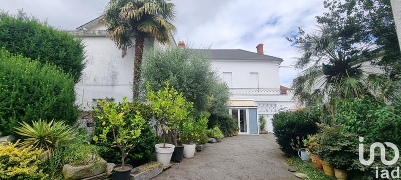 Maison - 364 m² - 12 pièces