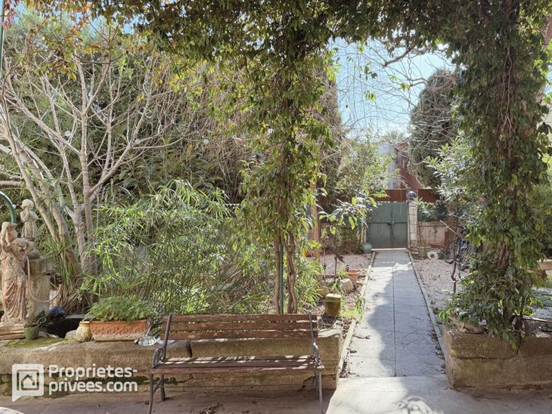 Maison - 479 m² - 9 pièces