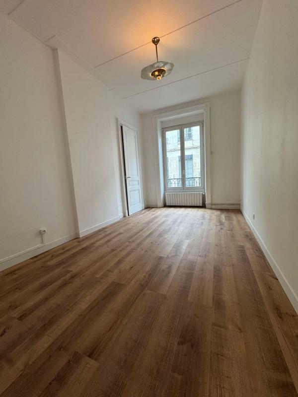 Appartement - 100 m² - 3 pièces