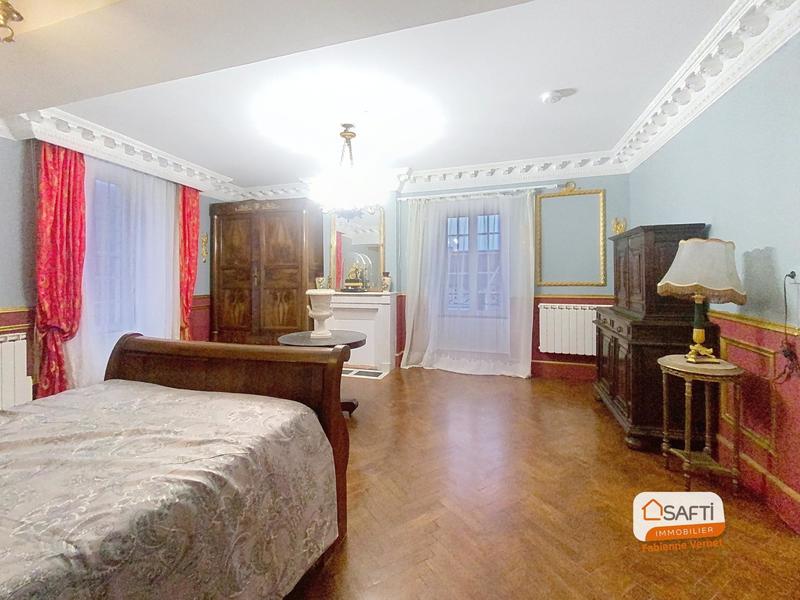 Maison - 290 m² - 10 pièces