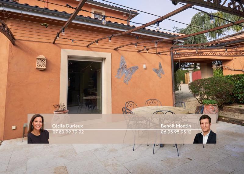 Villa - 536 m² - 10 pièces