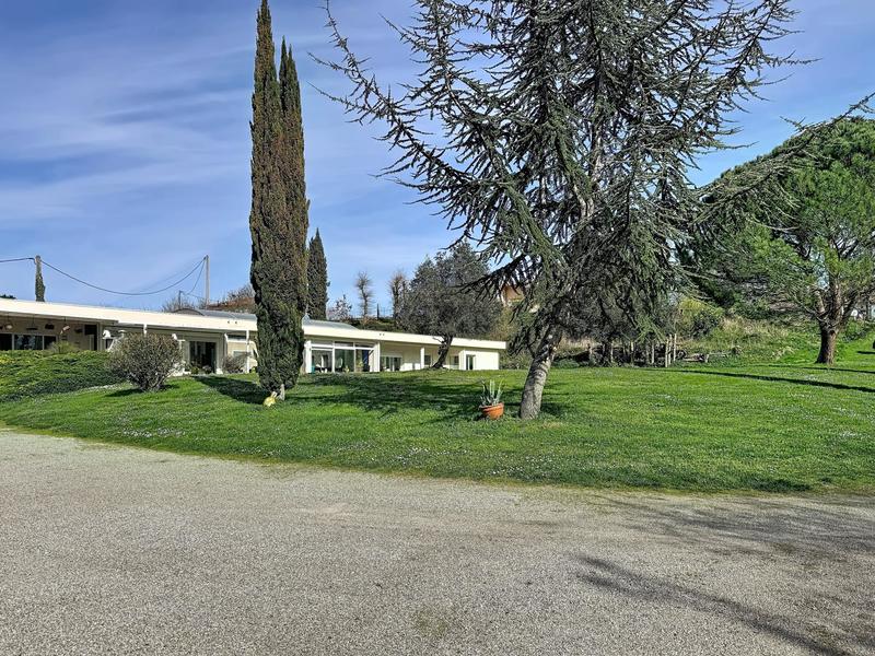 Maison - 294 m² - 6 pièces