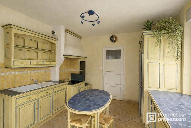 Maison - 184 m² - 9 pièces