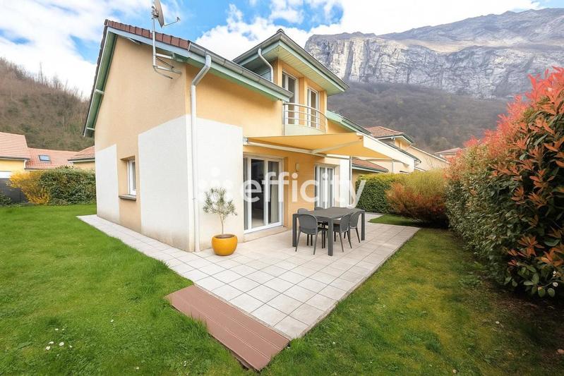 Maison - 159 m² - 5 pièces