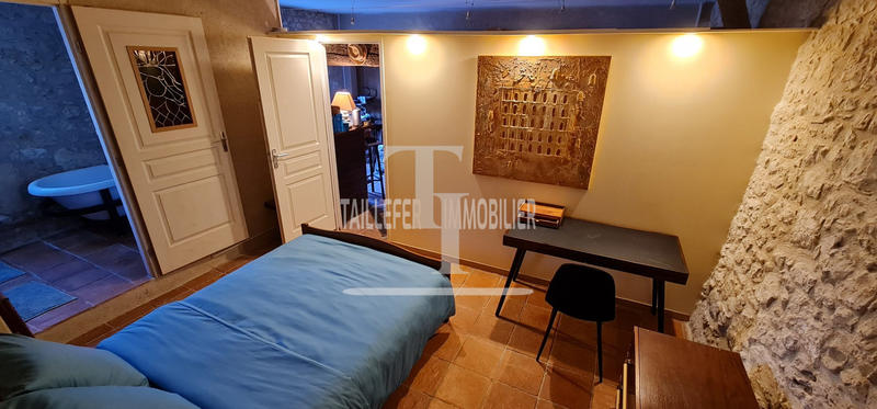 Maison - 252 m² - 9 pièces