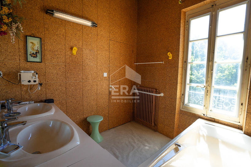 Demeure - 438 m² - 13 pièces