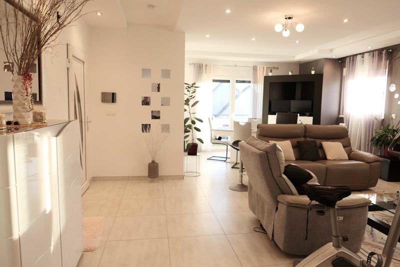 Appartement - 115 m² - 5 pièces