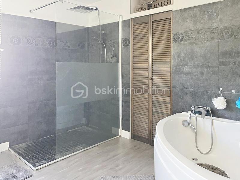 Villa - 146 m² - 6 pièces