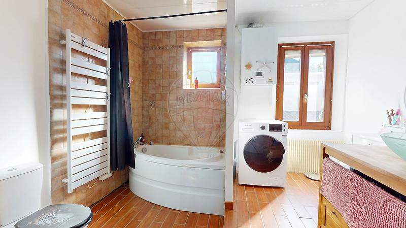 Maison - 96 m² - 5 pièces