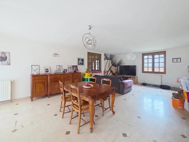 Maison - 186 m² - 7 pièces