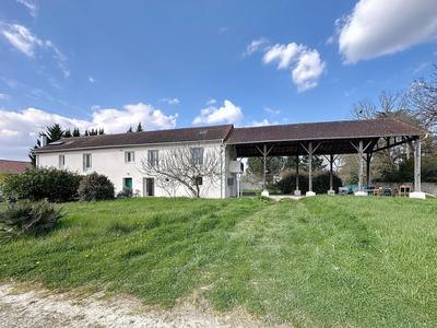 Maison ancienne - 327 m² - 10 pièces