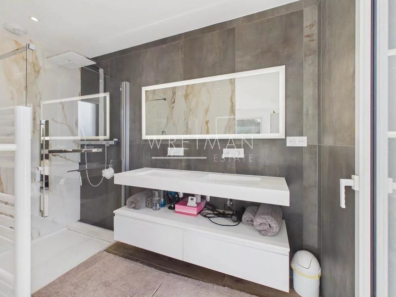 Villa - 203 m² - 5 pièces