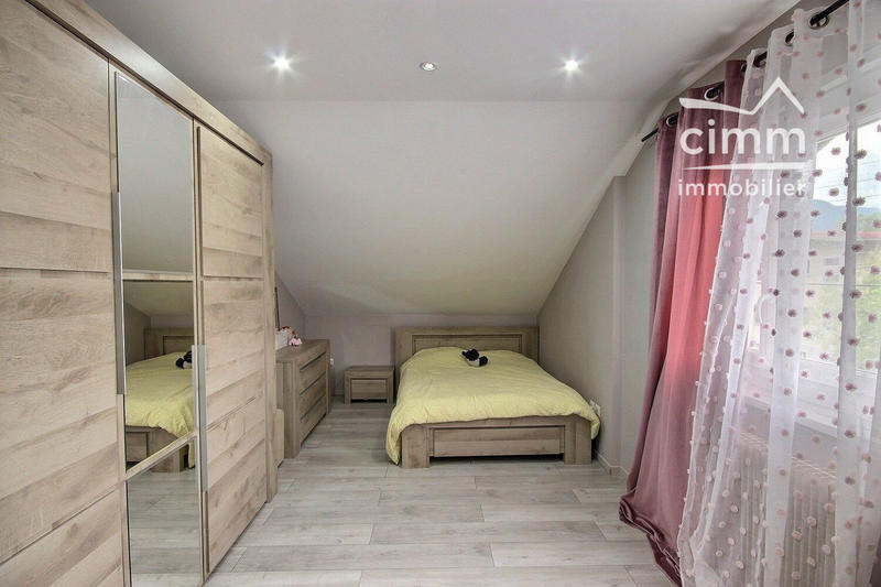 Maison - 169 m² - 9 pièces