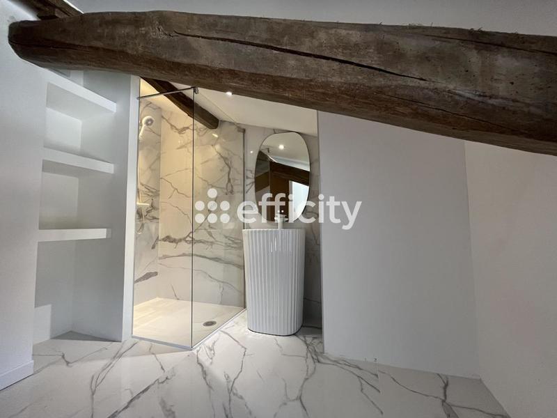 Maison - 180 m² - 7 pièces