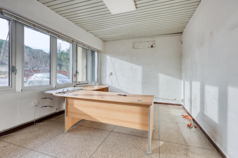 Local d'activités - 2 000 m²