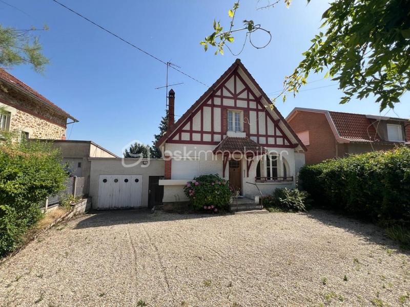 Maison - 90 m² - 4 pièces