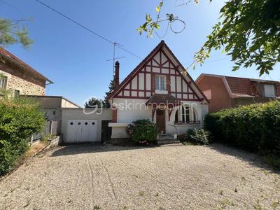 Maison - 90 m² - 4 pièces