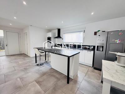 Maison - 230 m² - 7 pièces