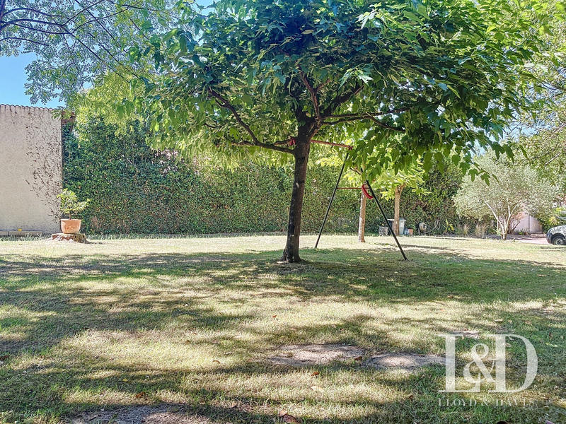 Maison contemporaine - 263 m² - 7 pièces