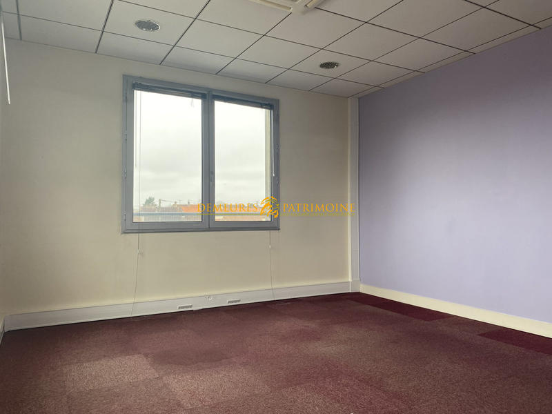 Bureau - 300 m²