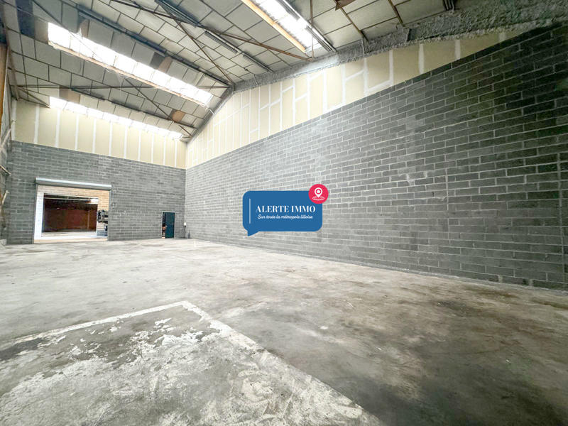 Entrepôt - 219 m²