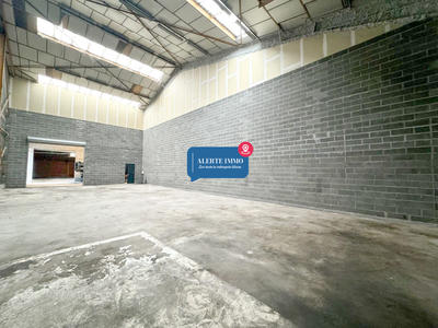 Entrepôt - 219 m²