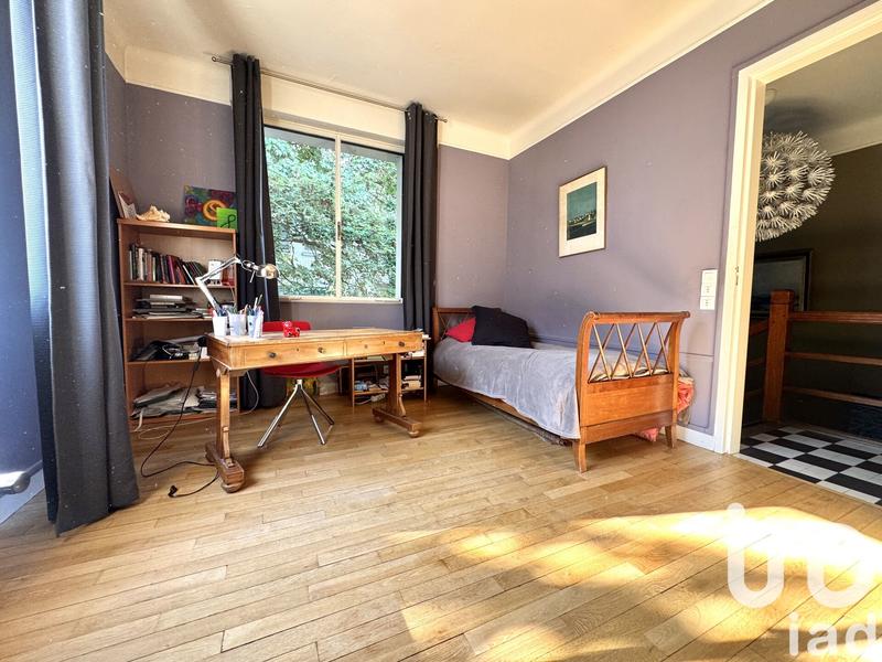 Maison - 238 m² - 8 pièces