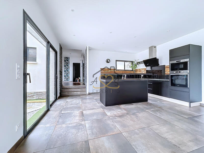 Maison - 124 m² - 6 pièces