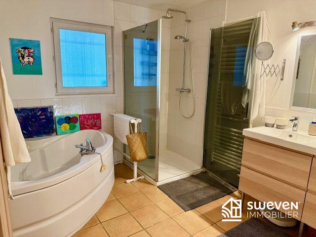 Maison - 191 m² - 7 pièces