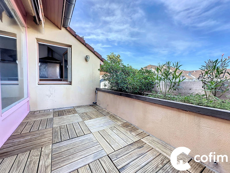 Appartement - 96 m² - 5 pièces