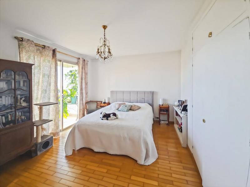 Appartement - 135 m² - 5 pièces