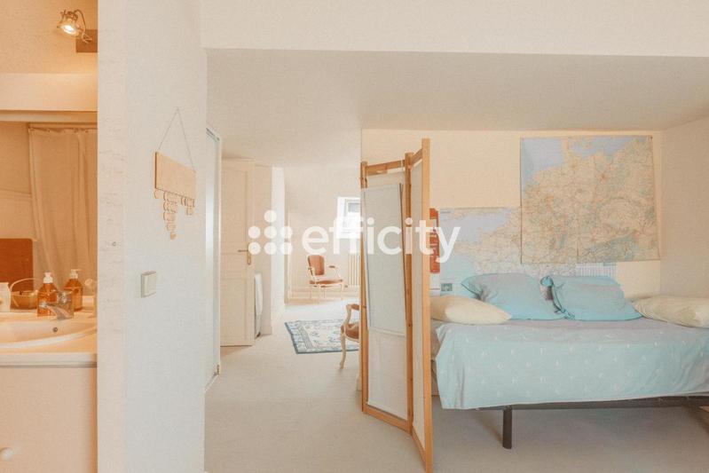 Maison - 210 m² - 8 pièces