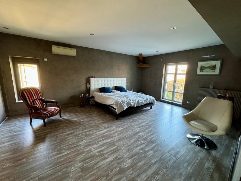 Maison de ville - 373 m² - 10 pièces