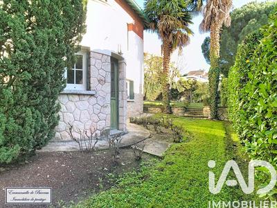 Maison - 278 m² - 9 pièces