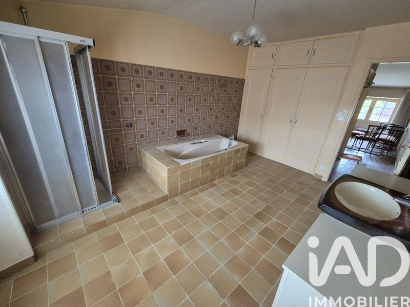 Maison - 287 m² - 8 pièces