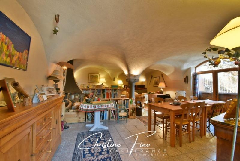 Maison - 196 m² - 9 pièces