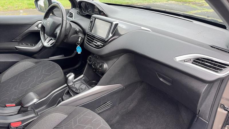 Peugeot 2008 1.6 BlueHDi 100 Business