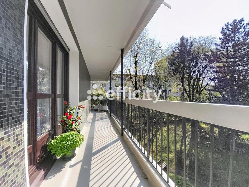 Appartement - 96 m² - 5 pièces