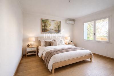 Maison - 248 m² - 8 pièces